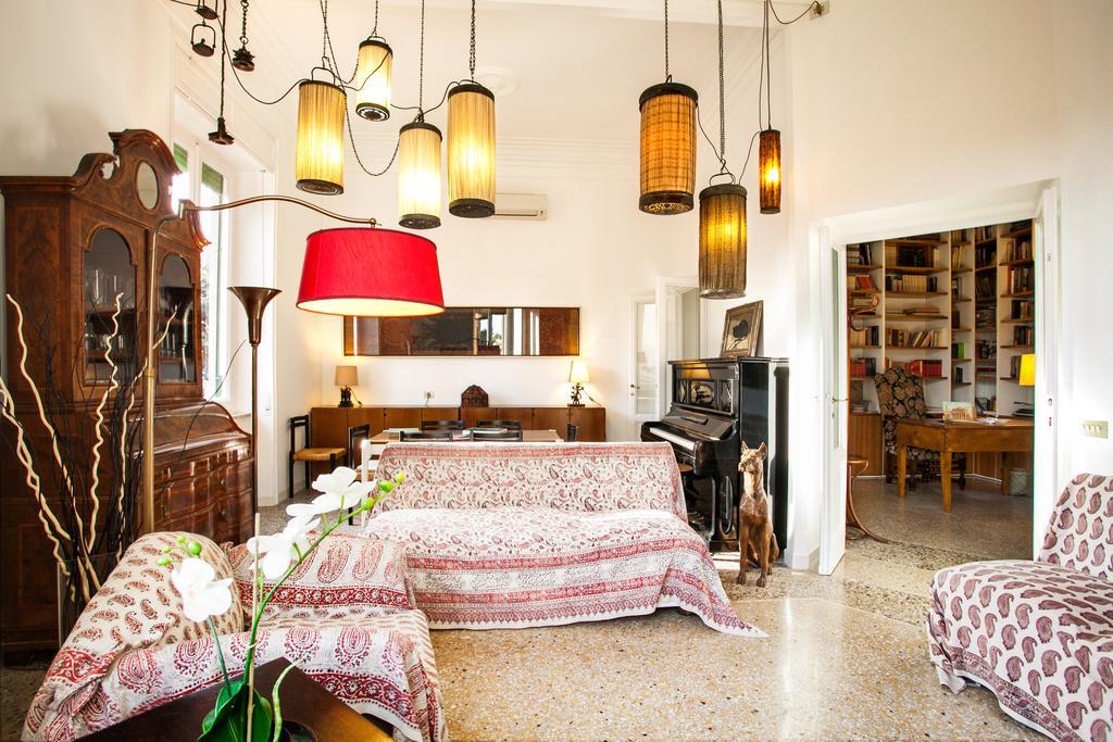 Wanderlust - Fromhometorome Extérieur photo